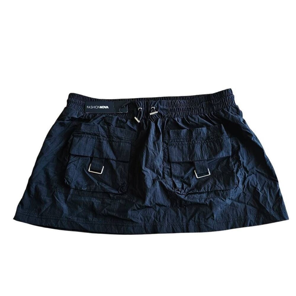 Fashion nova womens Sz 1X black nylon mini cargo skirt - Picture 3 of 7